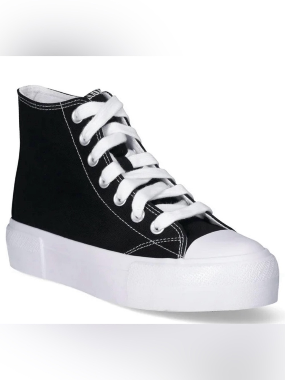 Black and White Platform Lace Up Hi-Top
Canvas Sneakers. NWT. Women’s Size 9.5